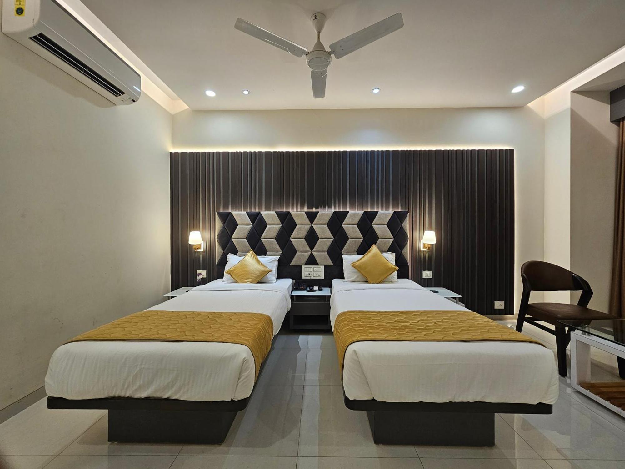 Hotel Grand Darshan 바도다라 외부 사진