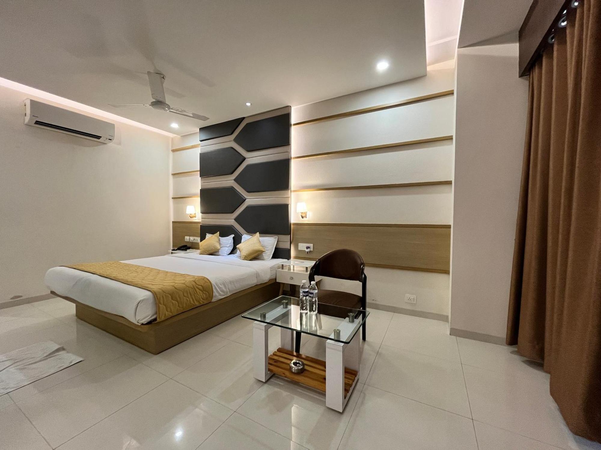 Hotel Grand Darshan 바도다라 외부 사진
