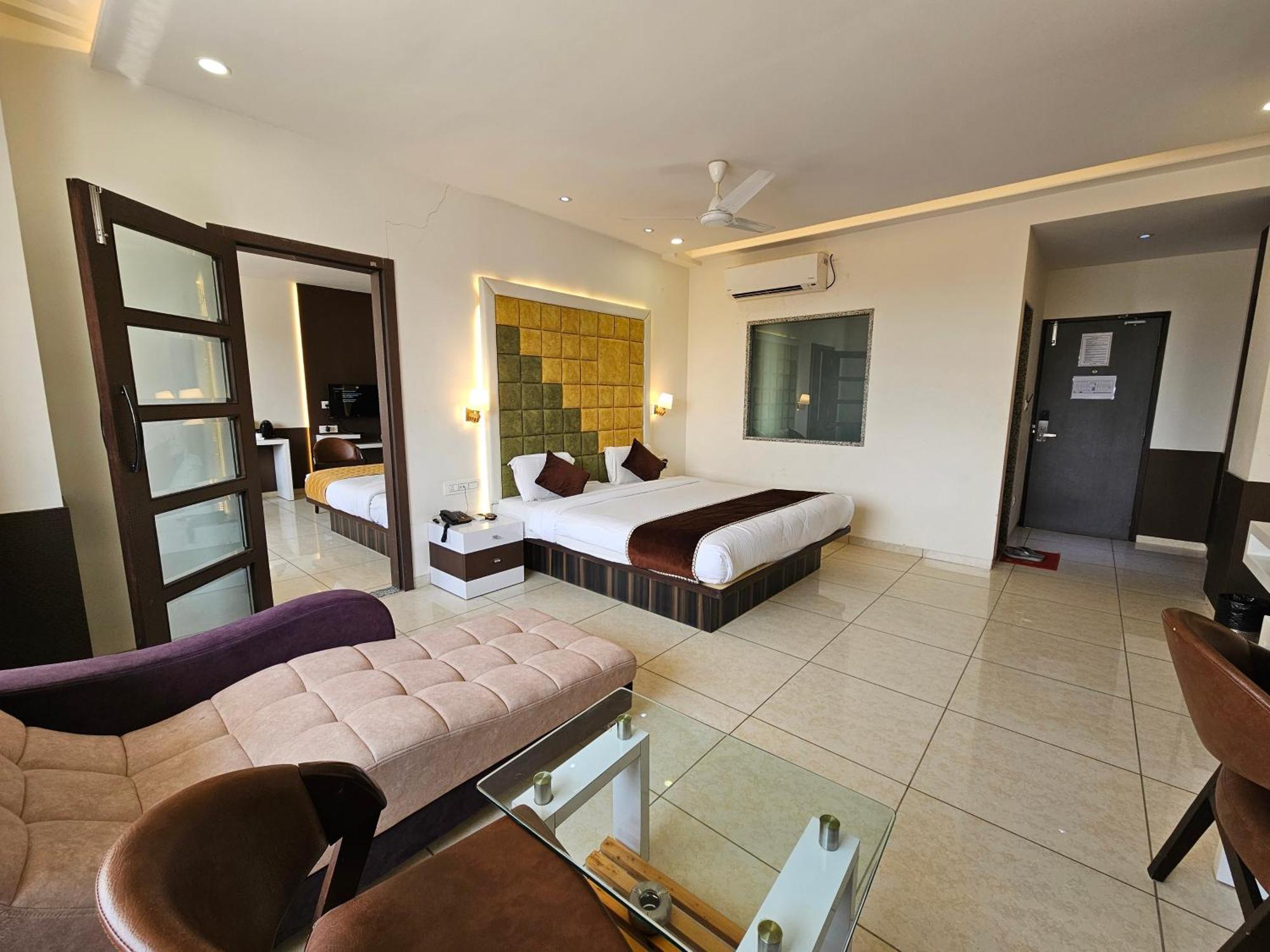 Hotel Grand Darshan 바도다라 외부 사진