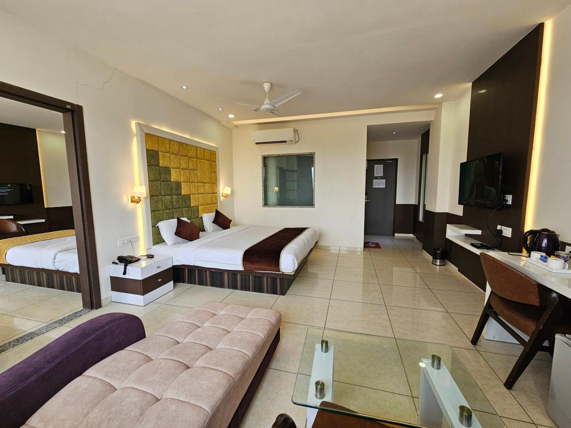 Hotel Grand Darshan 바도다라 외부 사진