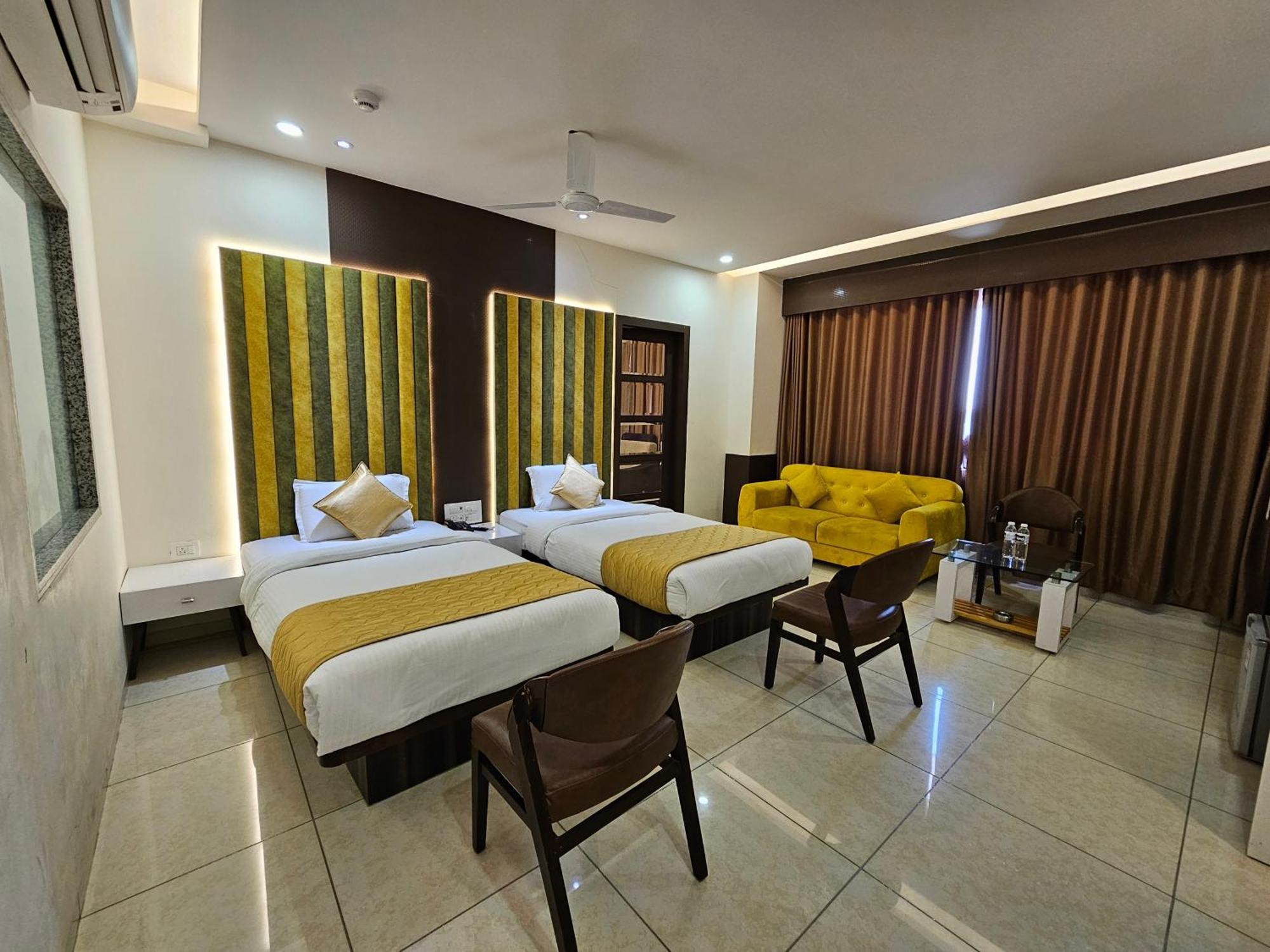 Hotel Grand Darshan 바도다라 외부 사진