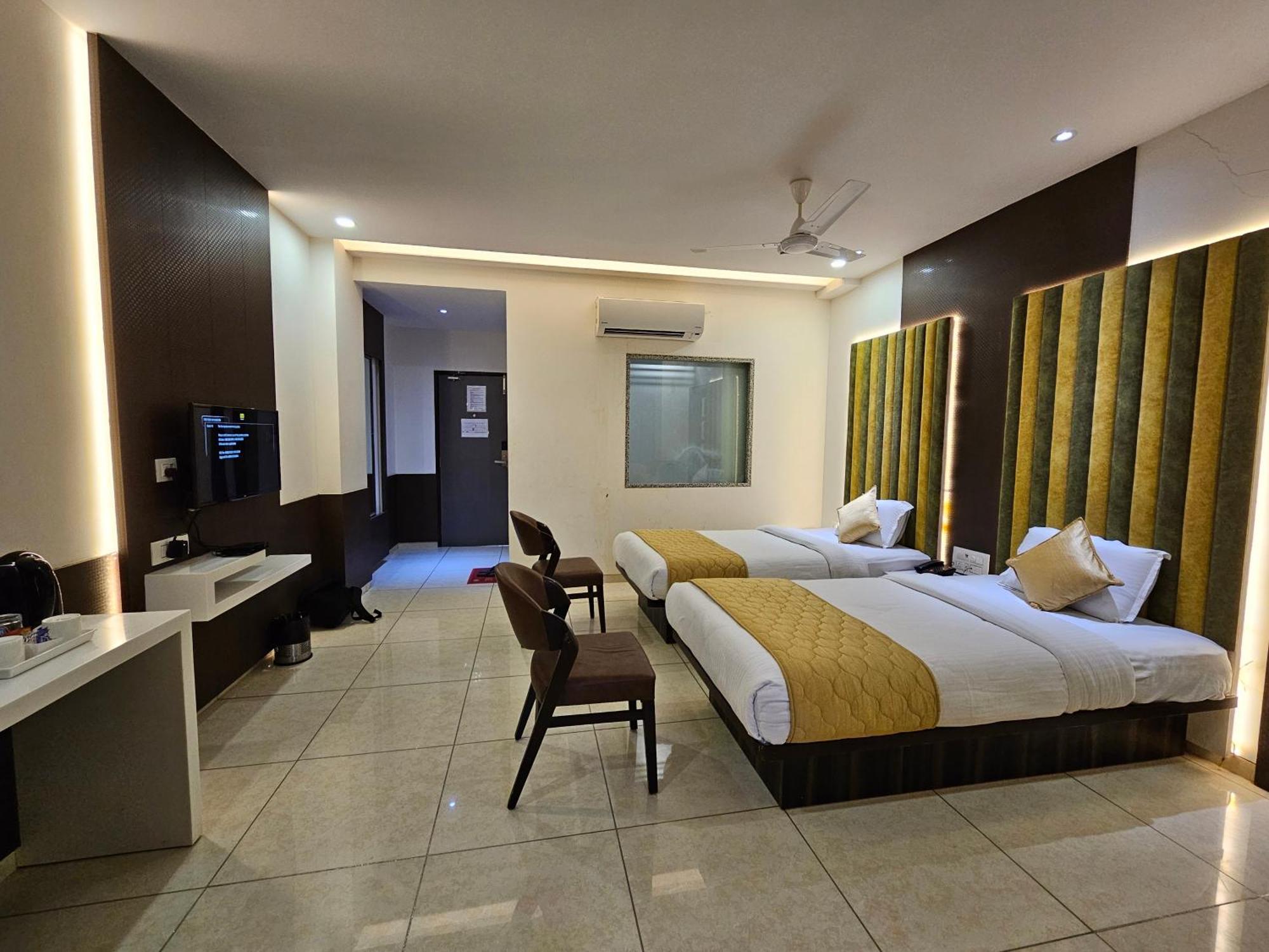 Hotel Grand Darshan 바도다라 외부 사진